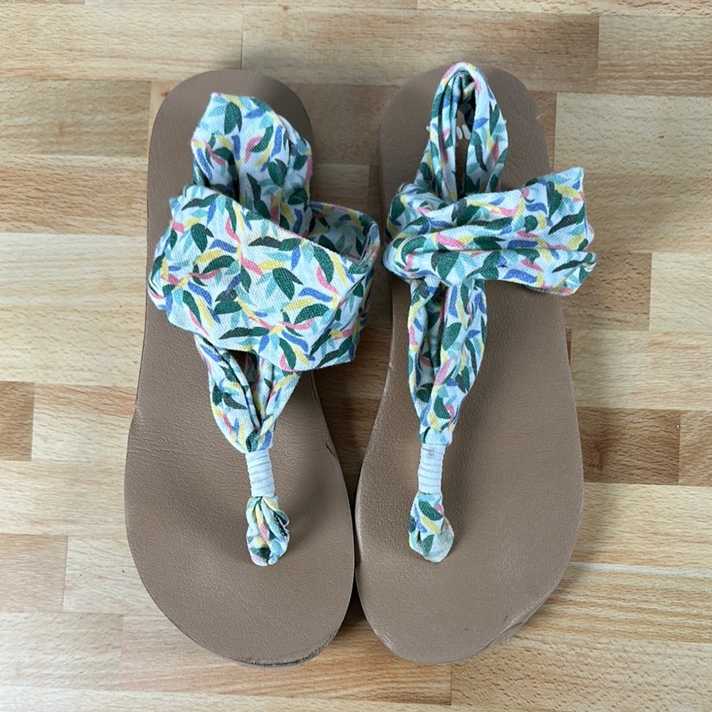Sanuk Multicolor Leaf Print Sandals